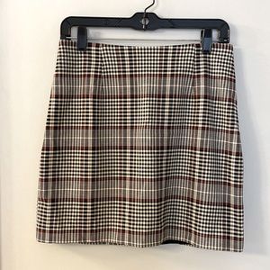 H&M mini skirt size 6 with a tag